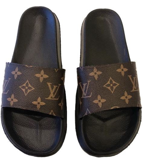 louis vuitton flip floos|louis vuitton flip flops men's.